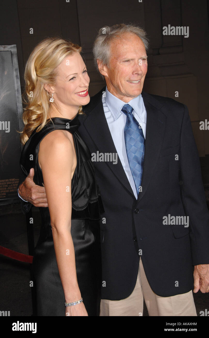 Clint Eastwood con la figlia Alison Eastwood presso il Los Angeles premiere del suo nuovo film Clint Eastwood con la figlia Alison Eastwood presso il Los Angeles premiere del suo nuovo film