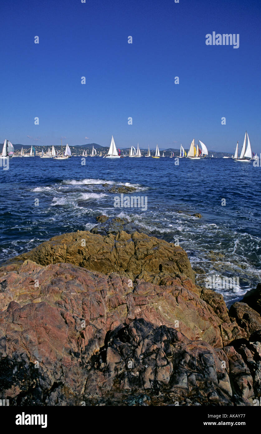 Yachts racing a St Tropez Foto Stock