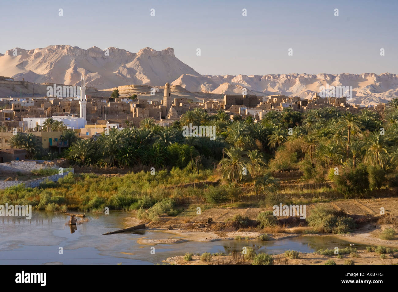 Il medievale/città ottomana di Al Qasr, Dakhla Oasis, Egitto Foto Stock