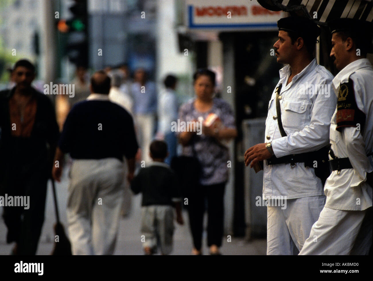 Egiziano Polizia Turistica di pattuglia al Cairo Foto Stock