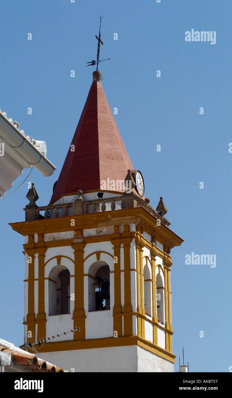 Torre campanaria presso la chiesa locale a Teba (Teba la Vieja) Andalusia Foto Stock