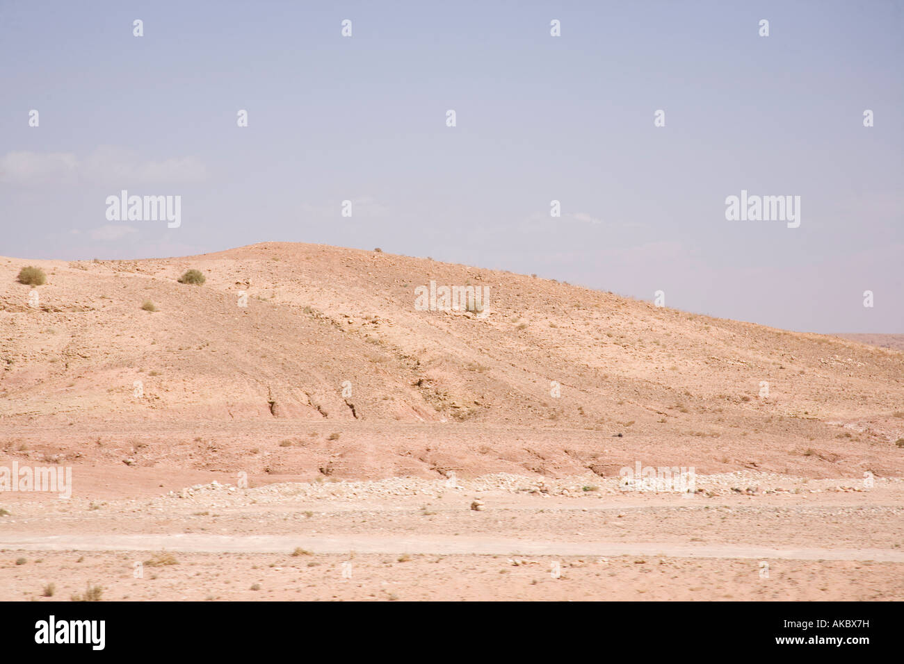 Il deserto del Sahara vicino a Ouarzazate, Marocco, Africa del Nord. Foto Stock