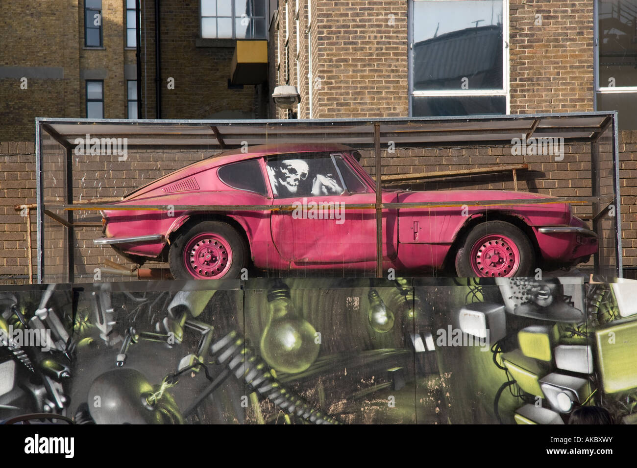 Triumph GT6 dall'artista Banksy Foto Stock