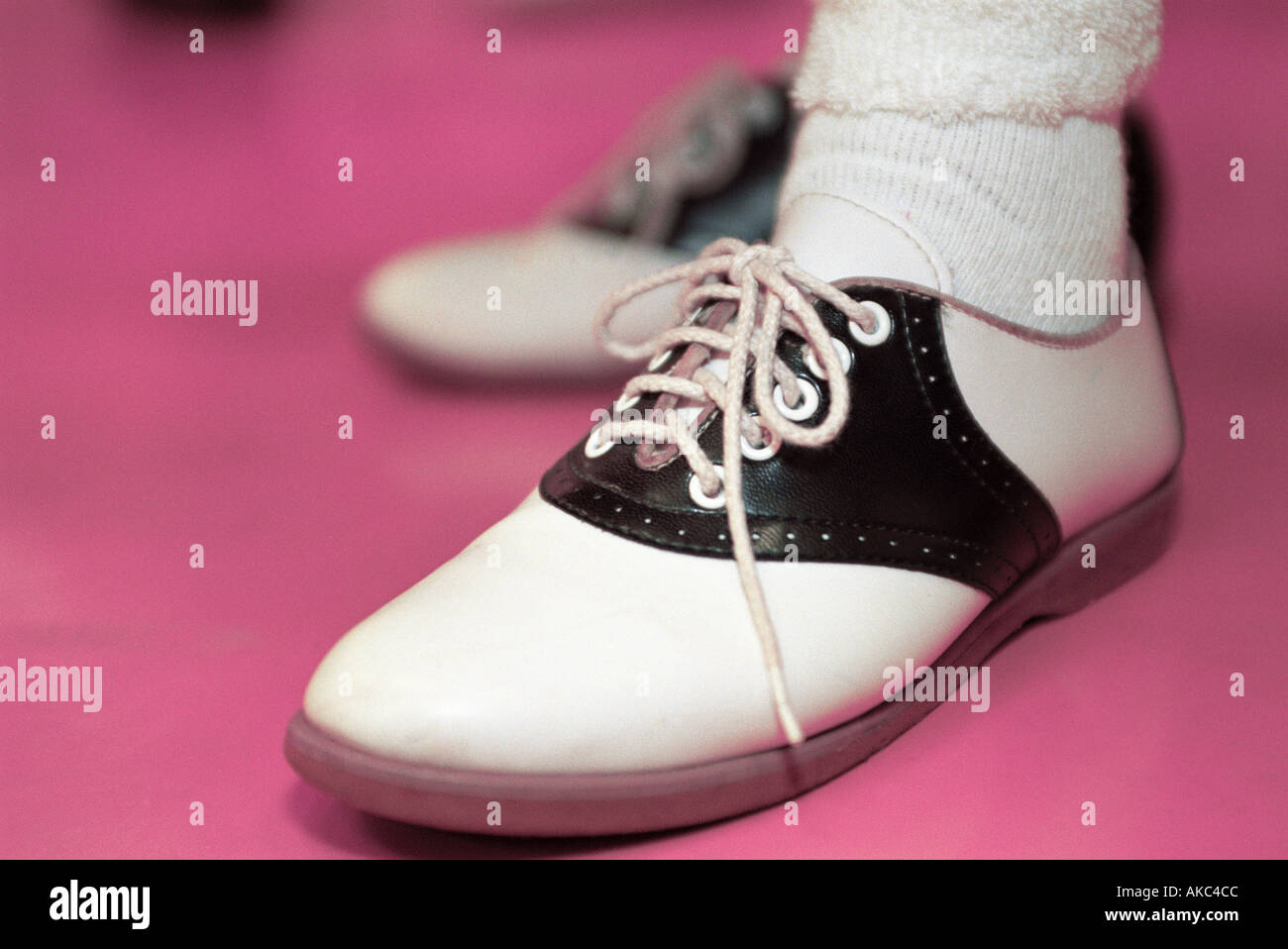 1950s shoes immagini e fotografie stock ad alta risoluzione - Alamy