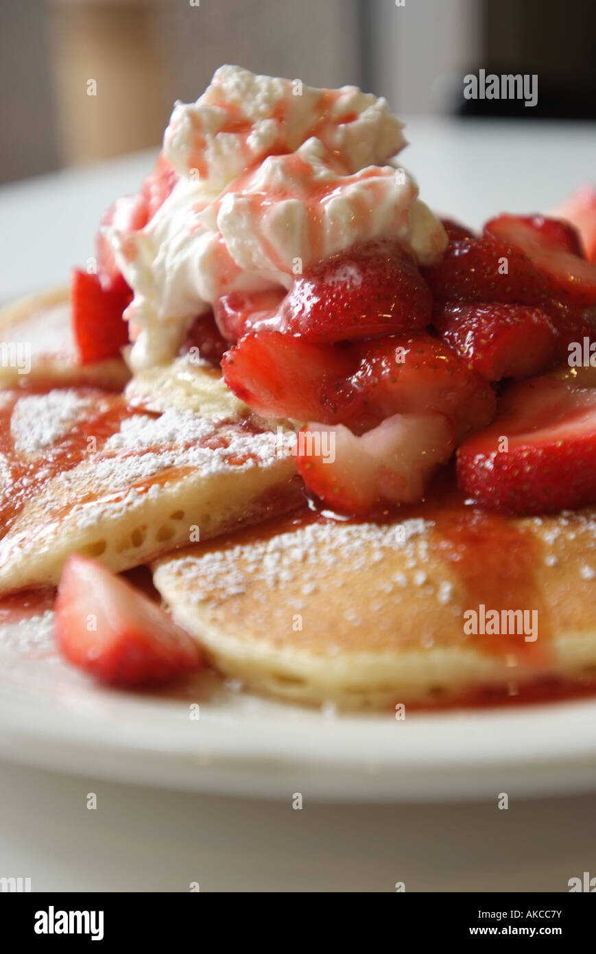 Pasti pancake con fragole Foto Stock