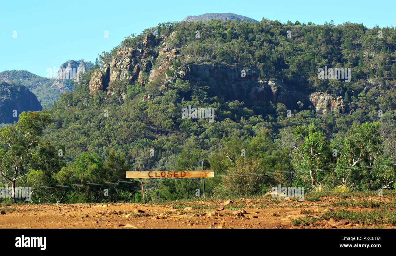 La bellissima natura wilderness area con chiusura anteriore di segno Foto Stock