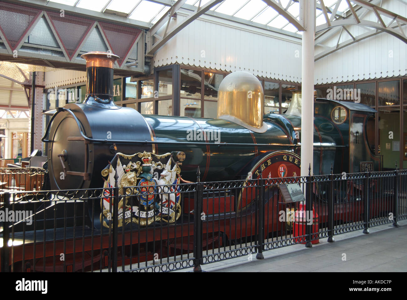 La "regina" locomotiva a vapore, Royal Windsor Stazione, Windsor, Berkshire, Regno Unito Foto Stock