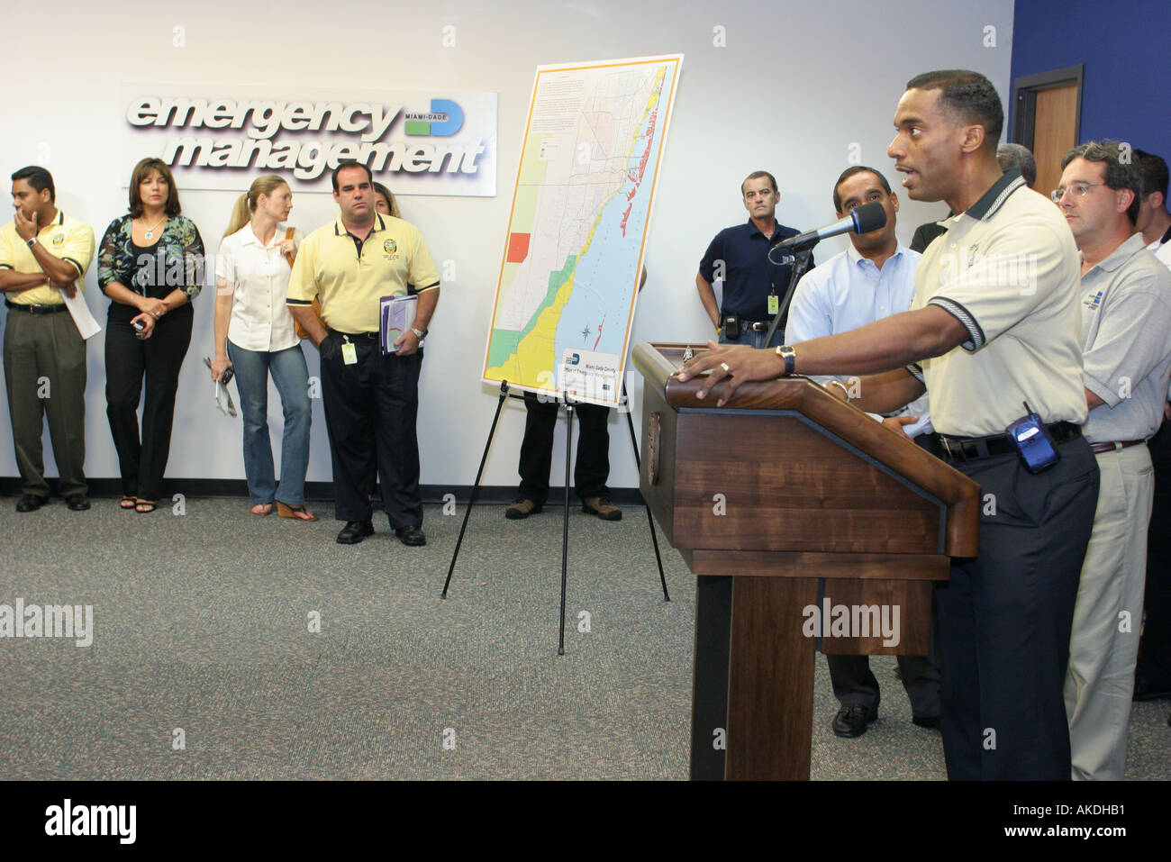 Miami Florida,Miami Dade County Emergency Operations Center,centro,meteo,conferenza stampa uragano,speaker Haitian Creole,visitatori in viaggio Foto Stock