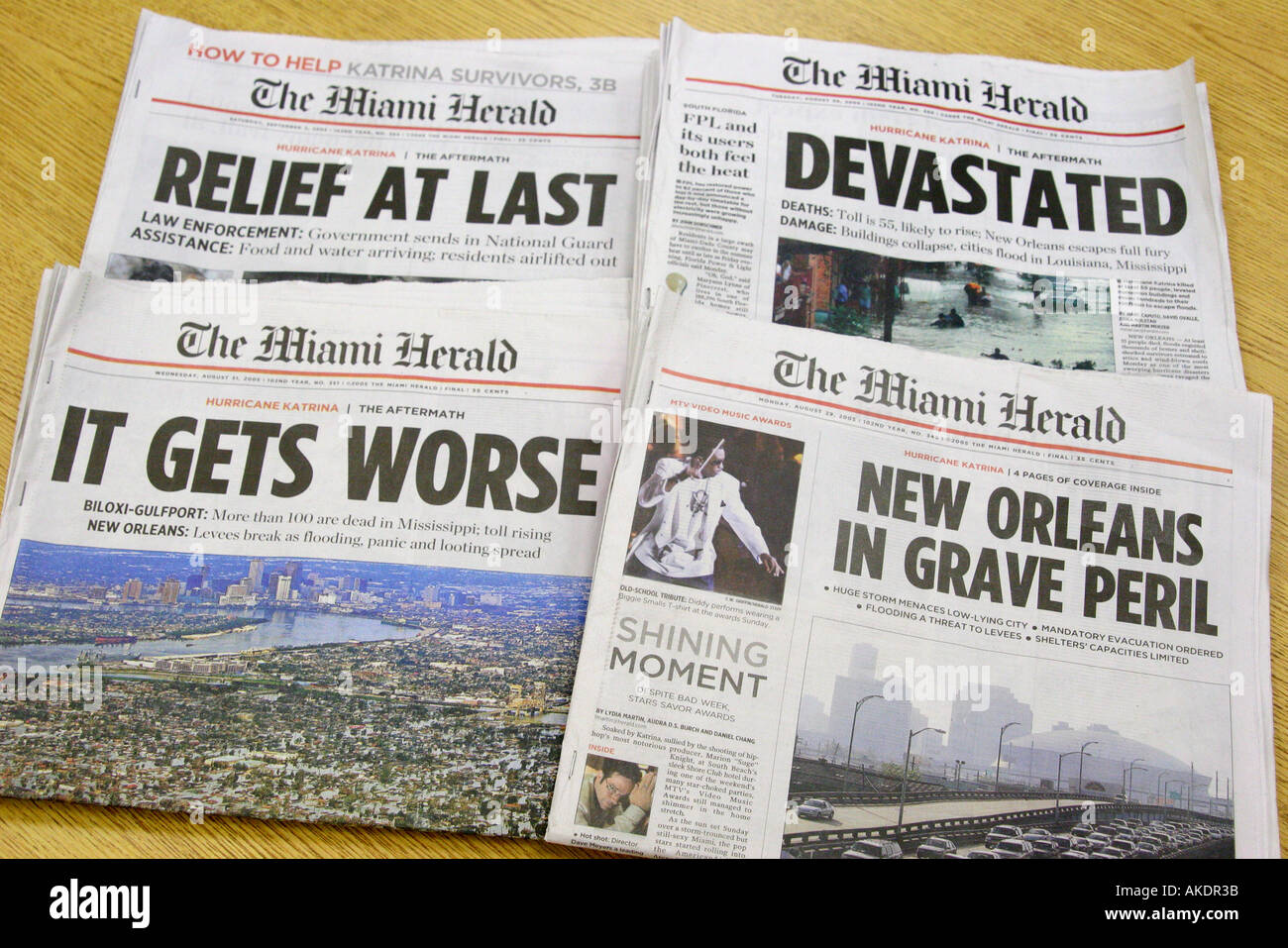 Miami Florida,Herald front page,quotidiani notizie meteo Hurricane Katrina titoli New Orleans, Foto Stock