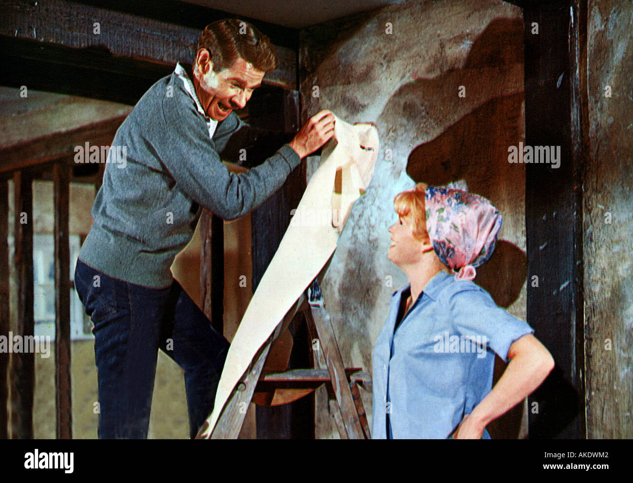 Padre è venuto troppo 1963 Rank film con Stanley Baxter e Sally Smith Foto Stock