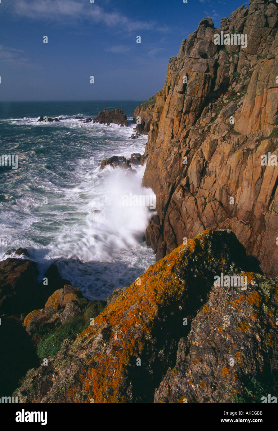 Mare mosso nr Lands End Cornwall Inghilterra REGNO UNITO Foto Stock