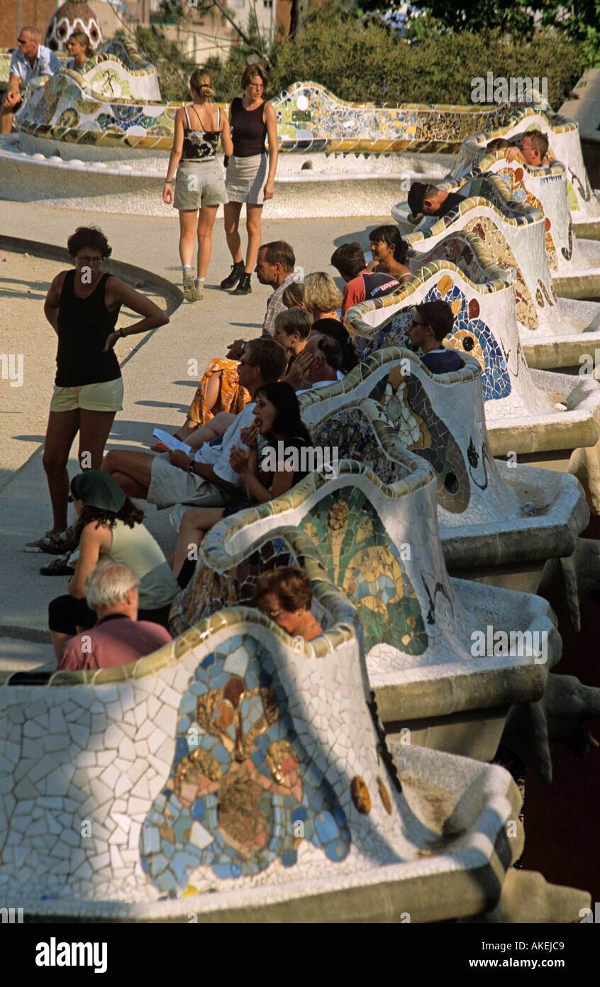 Posti a sedere in mosaico Park Guell Barcellona Foto Stock