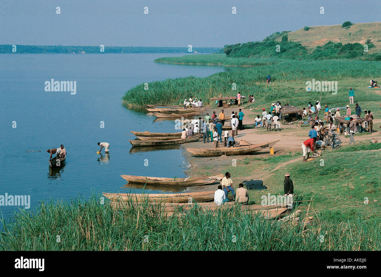 I pescatori locali a nord est della fine del canale Kazinga Lake George Uganda Foto Stock