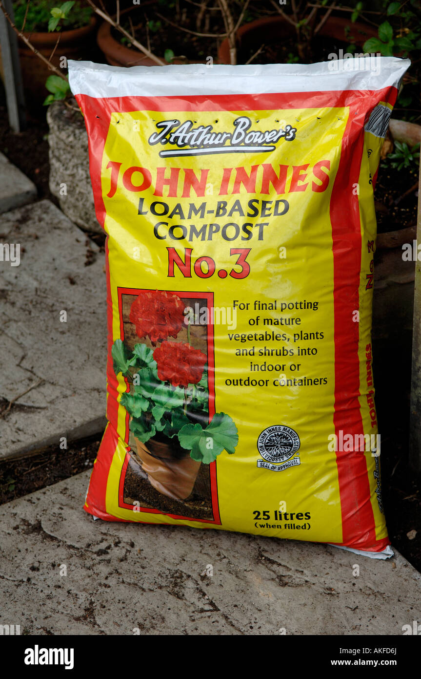 Un sacco di John Innes numero 3 loam basato compost per impianto finale potting Foto Stock