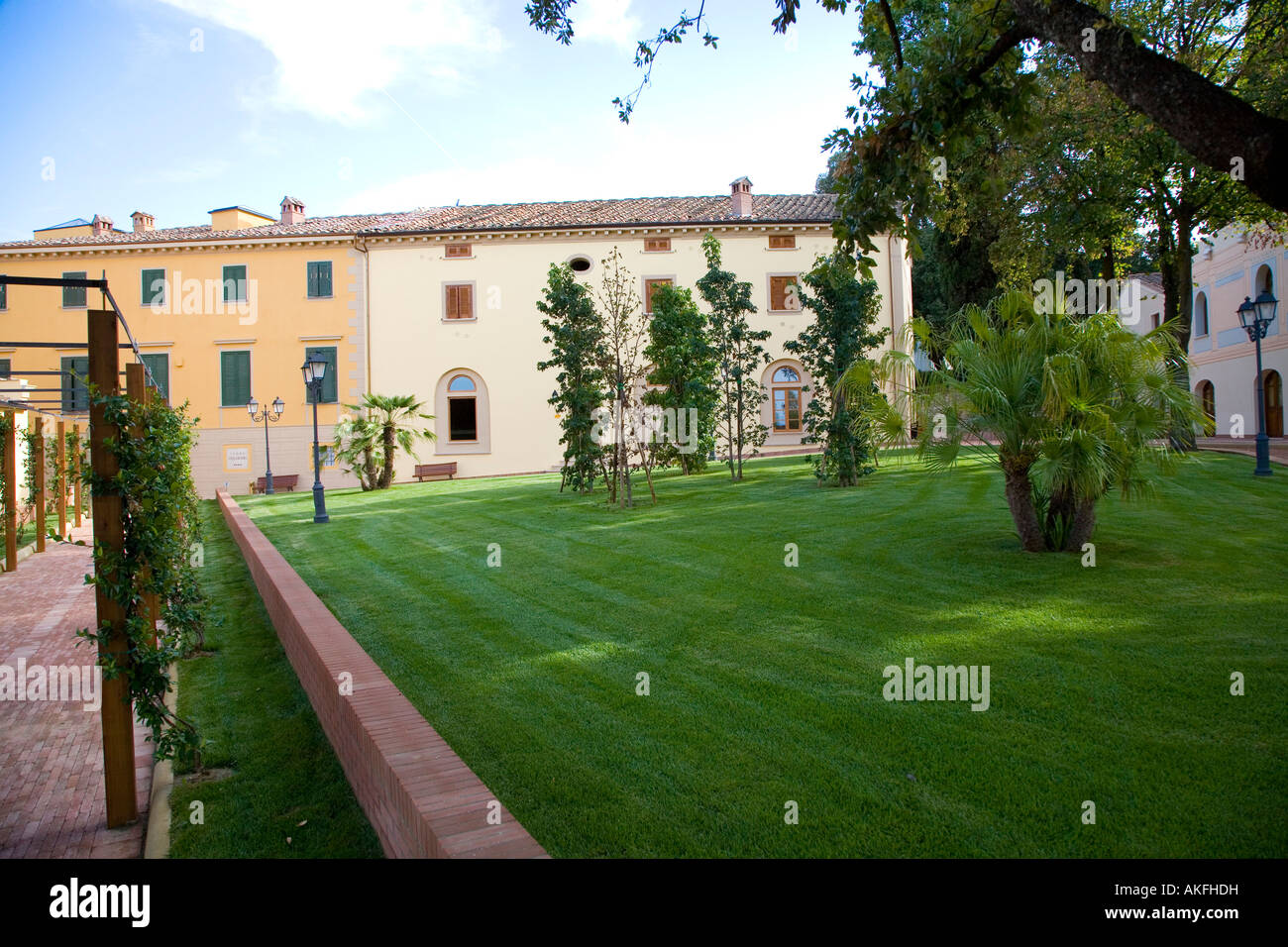 Giardino, Terme Villa Borri SPA, Casciana Terme, Toscana, Italia Foto stock  - Alamy