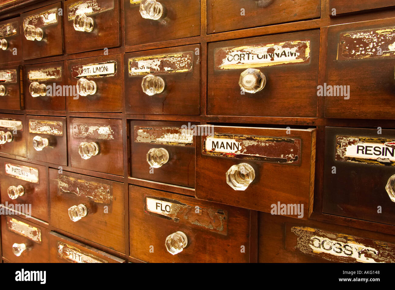 Antico speziale cassettiera REGNO UNITO Foto Stock