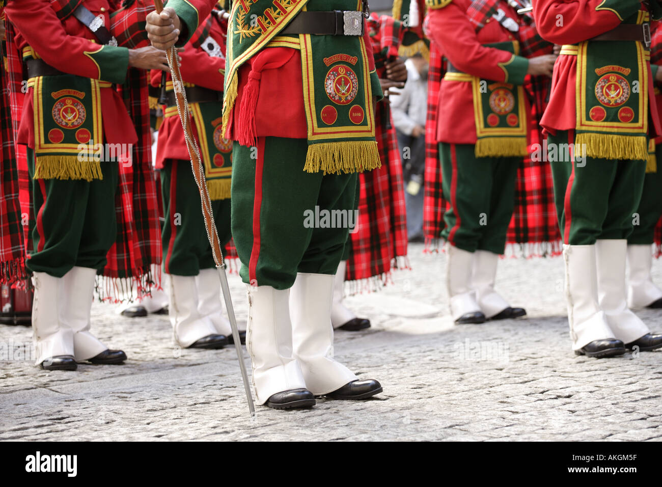 Edinburgh Festival Fringe Pakistan pipeband militare gambe Foto Stock
