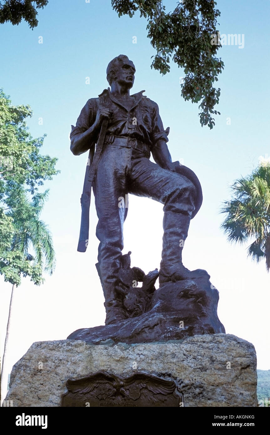 Statua del soldato americano è parte di un memoriale sulla collina San Juan a Santiago de Cuba Foto Stock