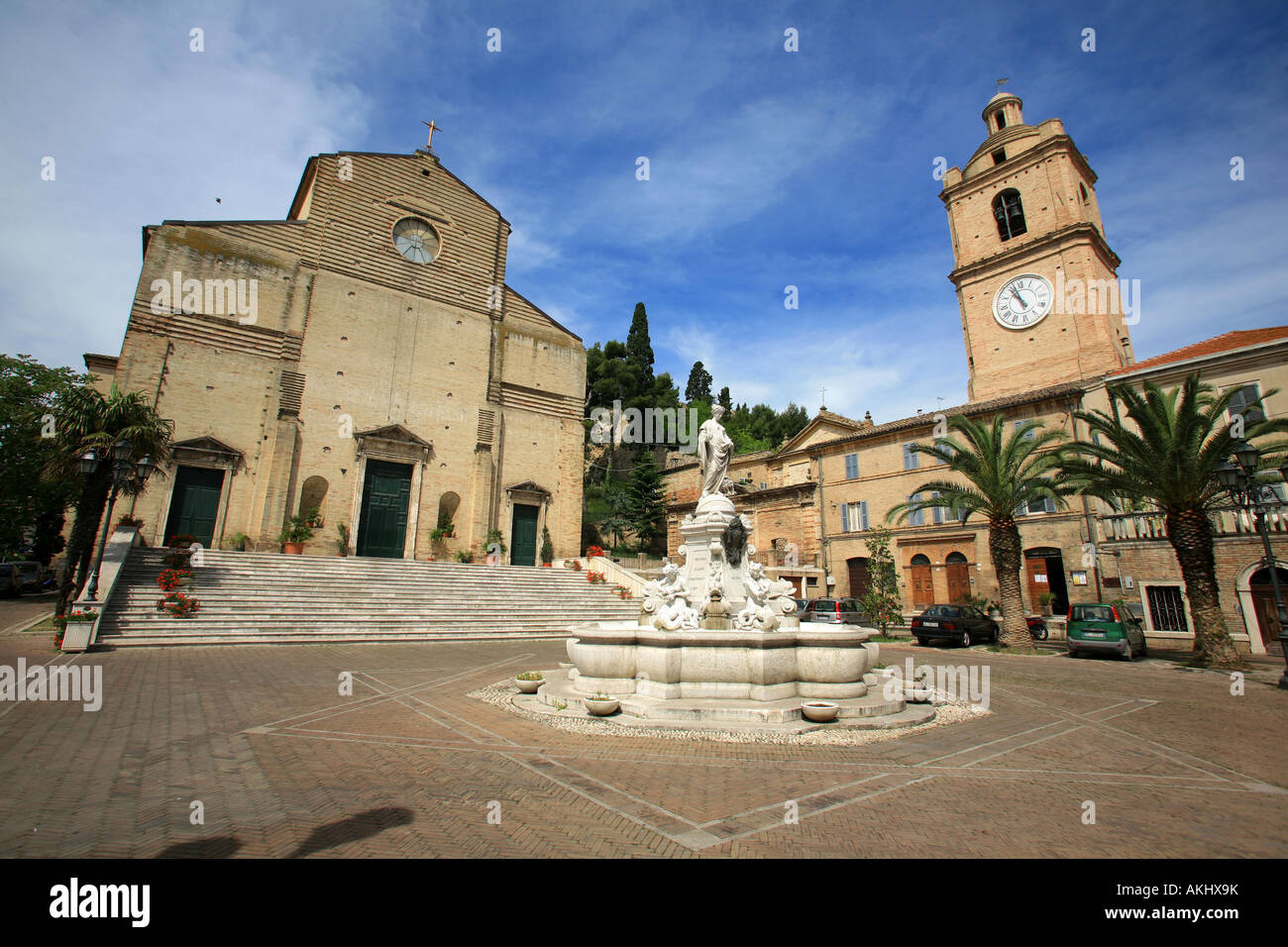 Chiesa di San Giorgio, Porto San Giorgio, Marche, Italia Foto stock - Alamy