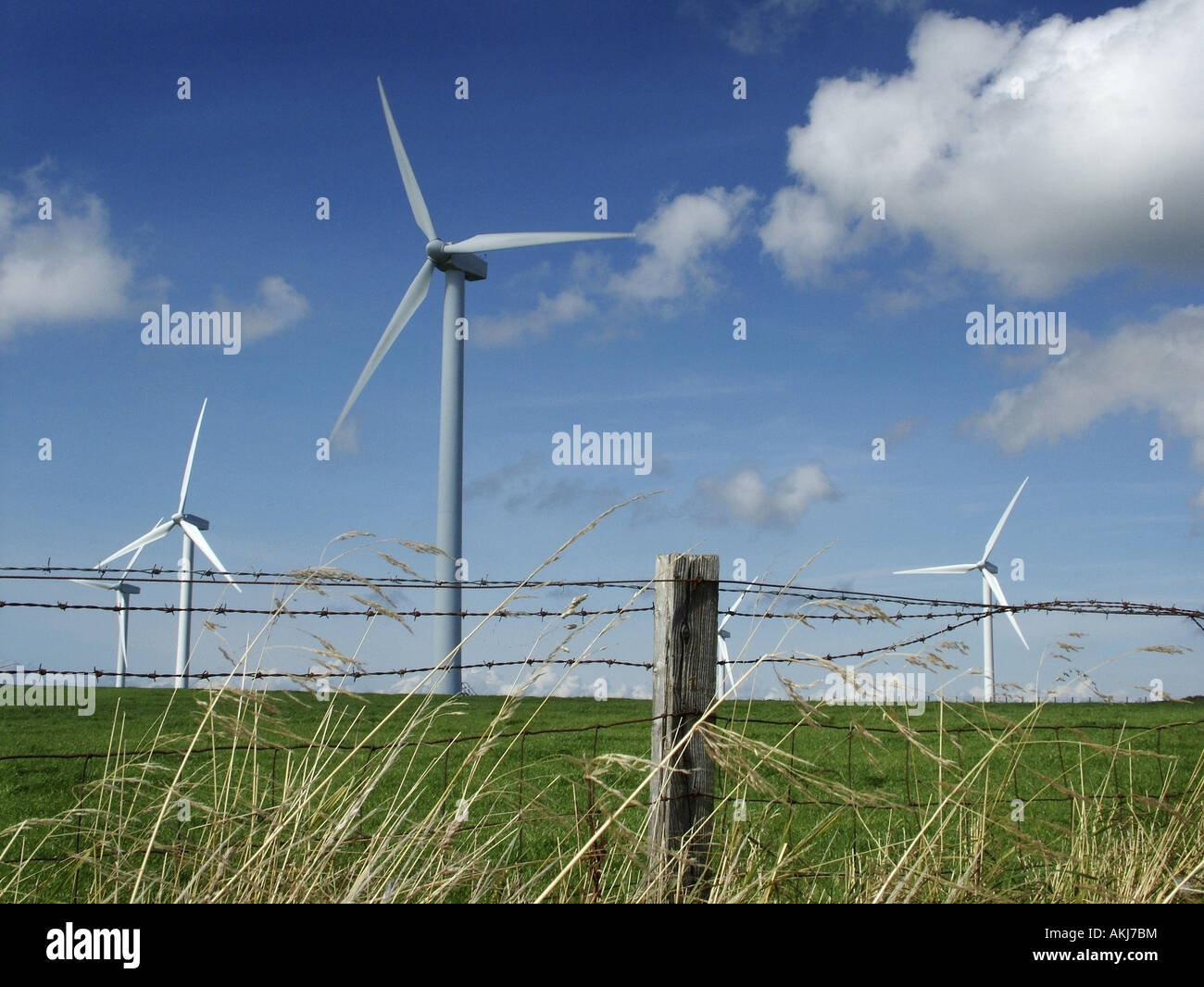 Fonti di energia rinnovabili immagine orizzontale delle turbine eoliche Foto Stock