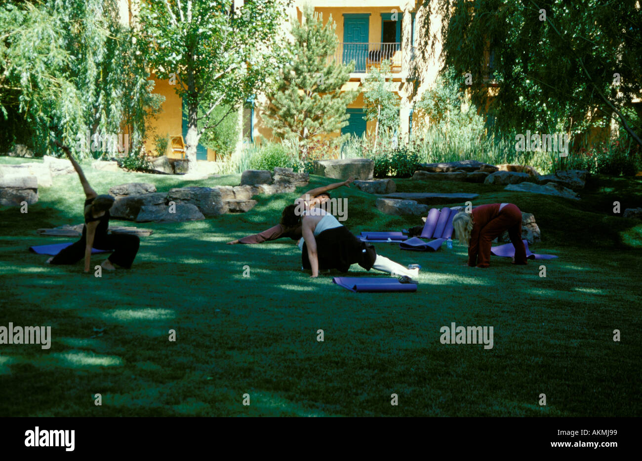 Yoga classe a El Monte Sagrado Resort e Spa Taos New Mexico USA Foto Stock