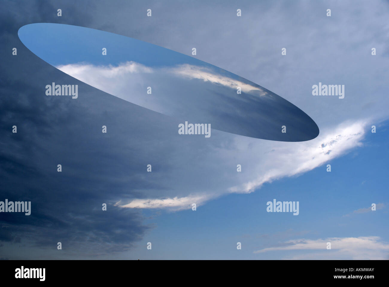Immagine speculare nel cielo Foto Stock