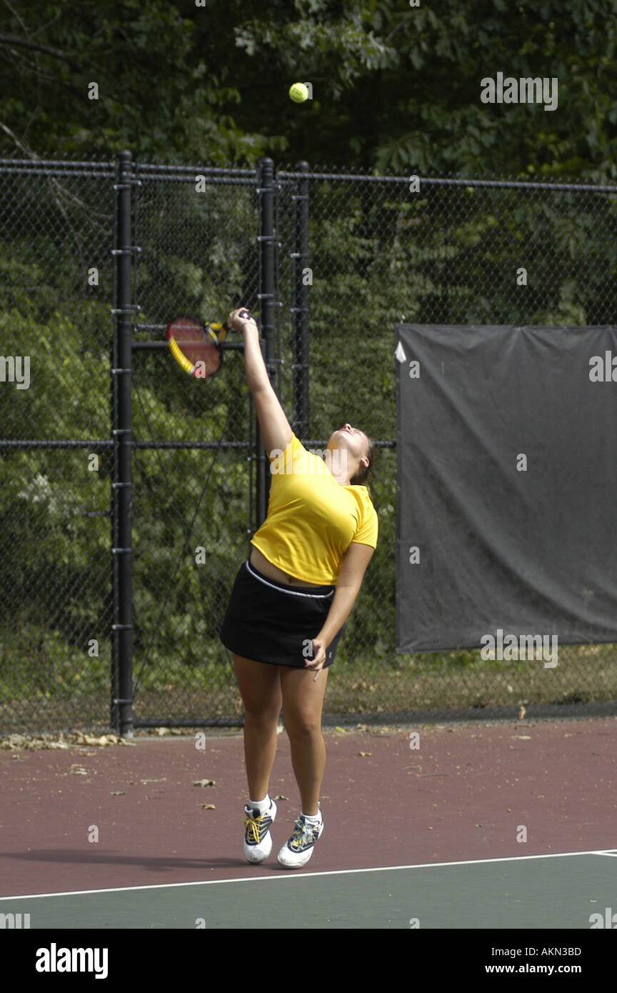 Raddoppia femmina corrispondono a una scuola di tennis soddisfare Foto Stock