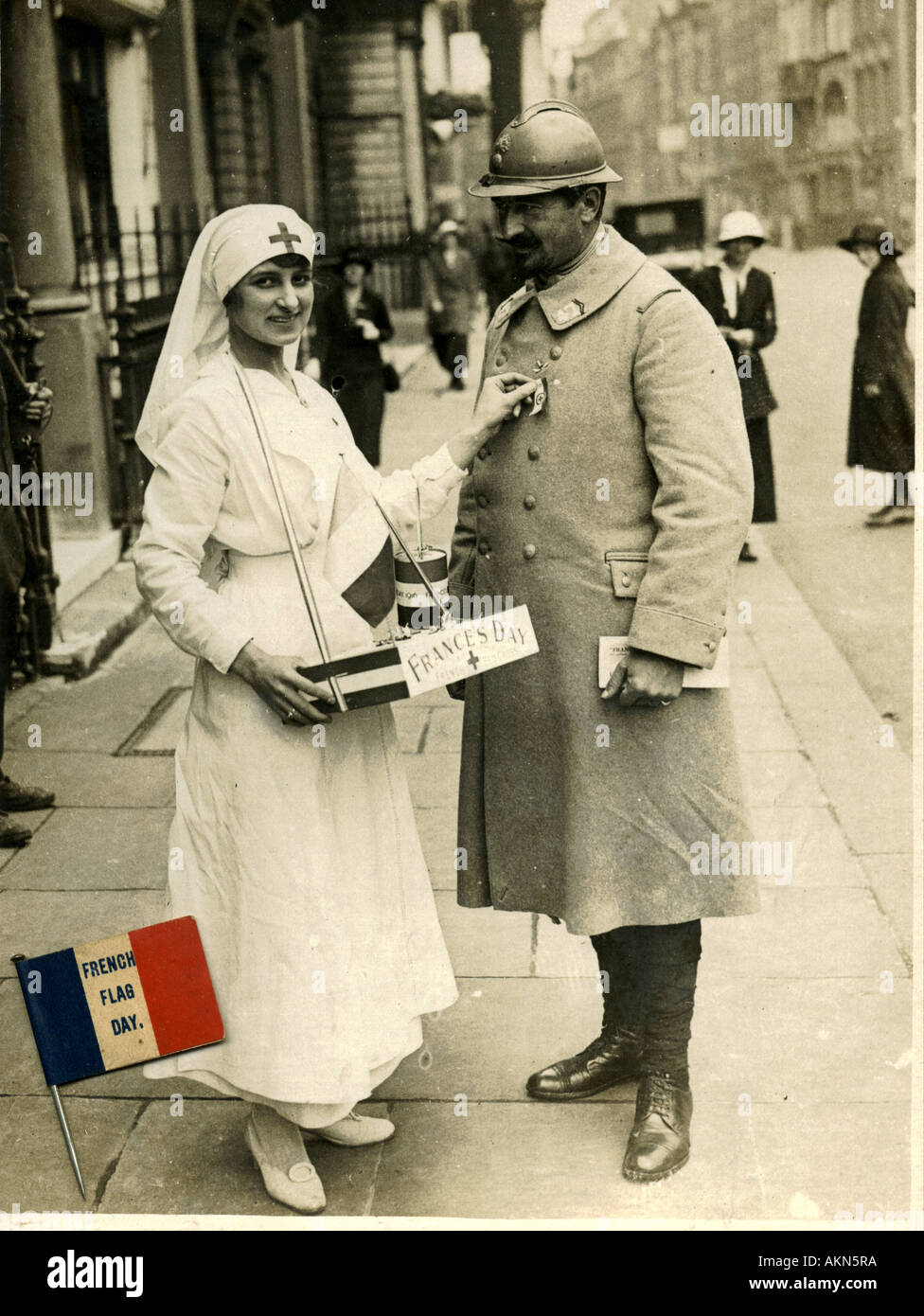 Fotografia della Prima Guerra Mondiale la raccolta di strada per la Francia del giorno 1916 Foto Stock
