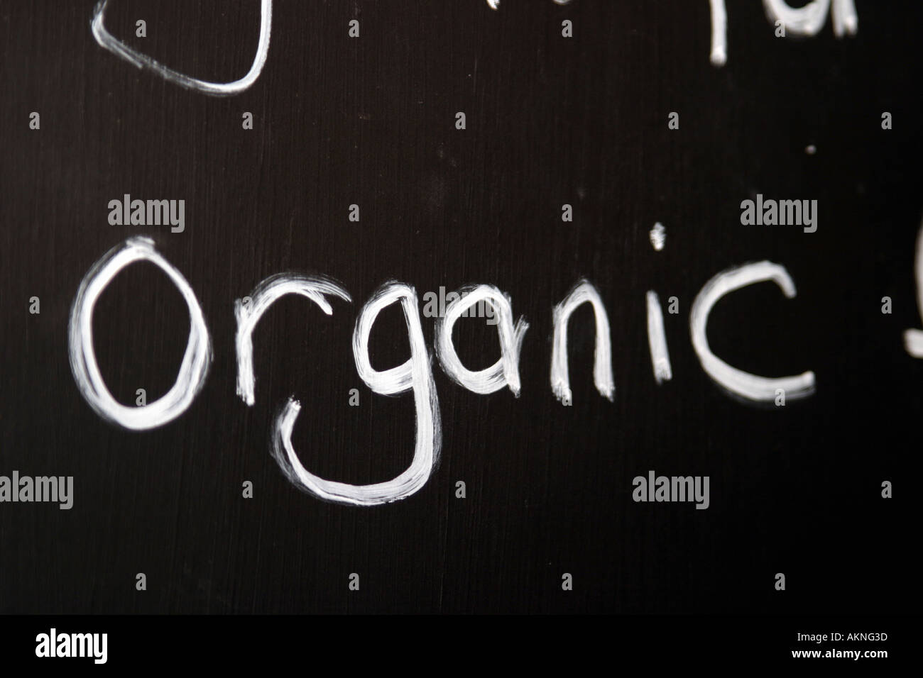 Scritto organico su una scheda di Chalk Foto Stock