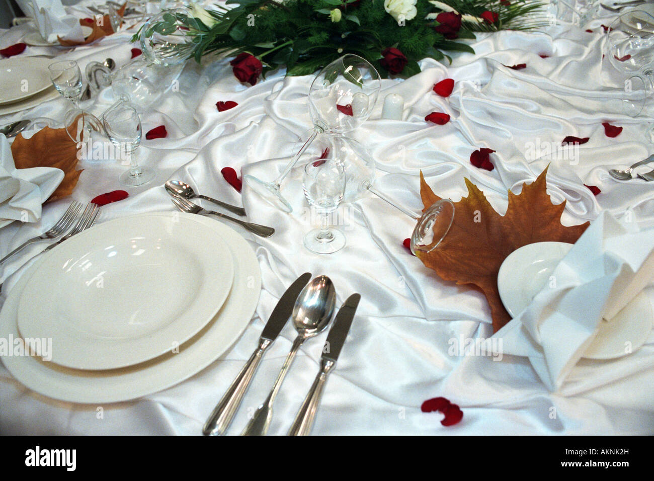 Decorate tavolo a un matrimonio equo a Poznan, Polonia Foto stock - Alamy