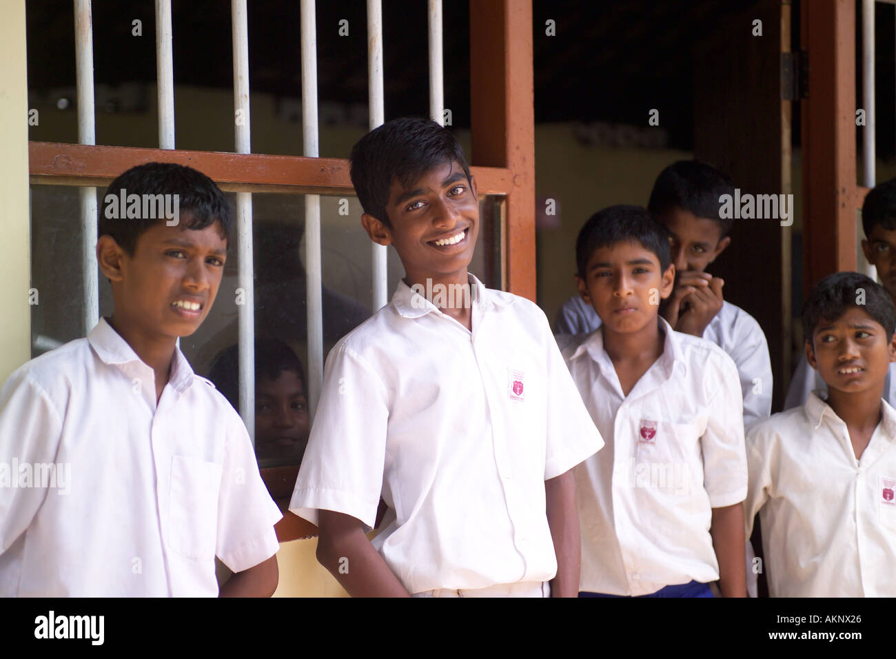 I bambini a scuola colpite dallo Tsunami in Sri Lanka, Asia Foto Stock