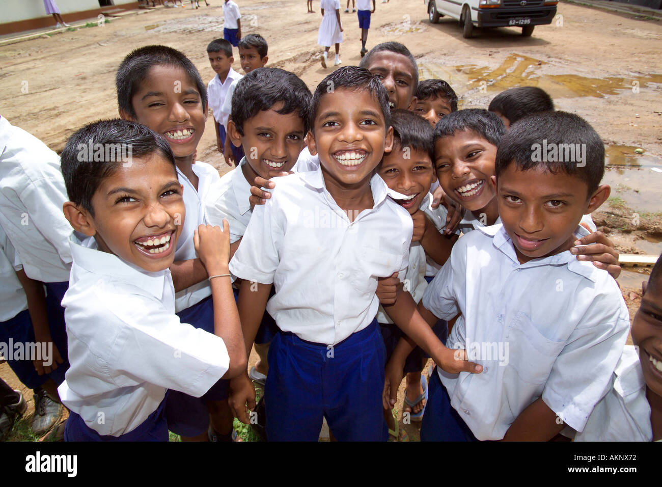 I bambini a scuola colpite dal maremoto, Hegalla M V Scuola, Sri Lanka, Asia Foto Stock