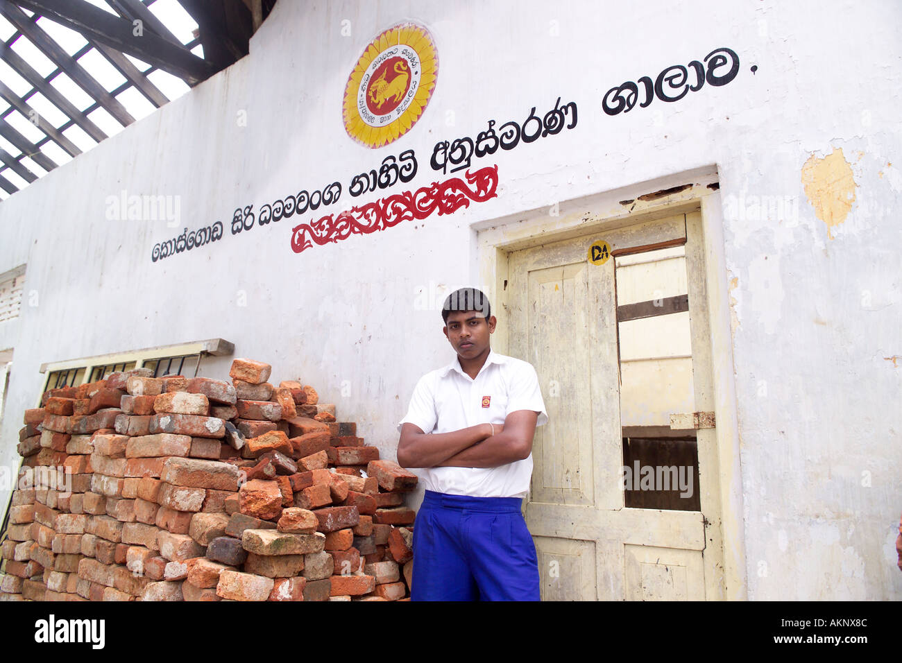 Scolaro a scuola colpite dal maremoto, Hegalla M V Scuola, Sri Lanka, Asia Foto Stock