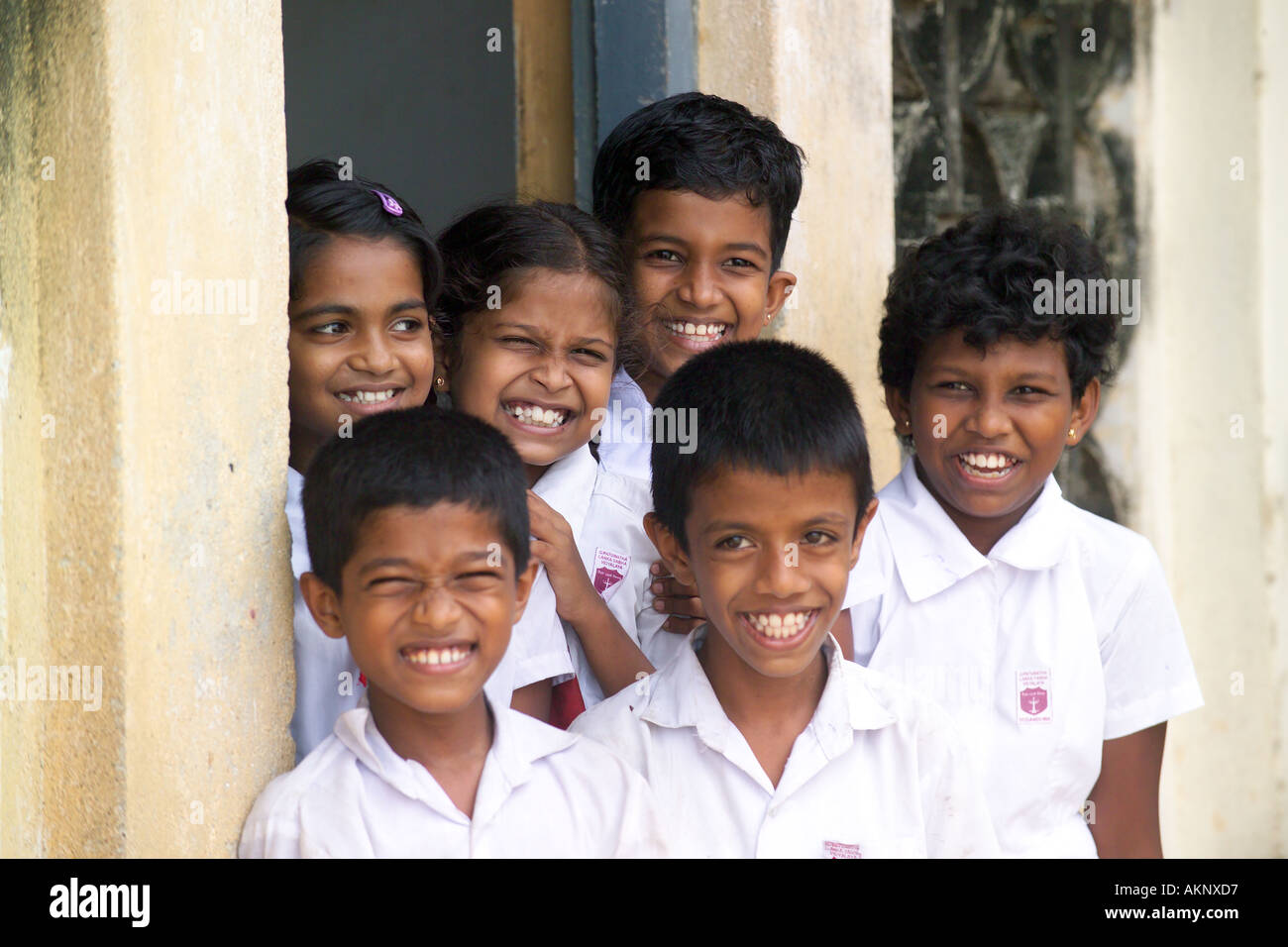 I bambini a scuola colpite dallo Tsunami in Sri Lanka, Asia Foto Stock