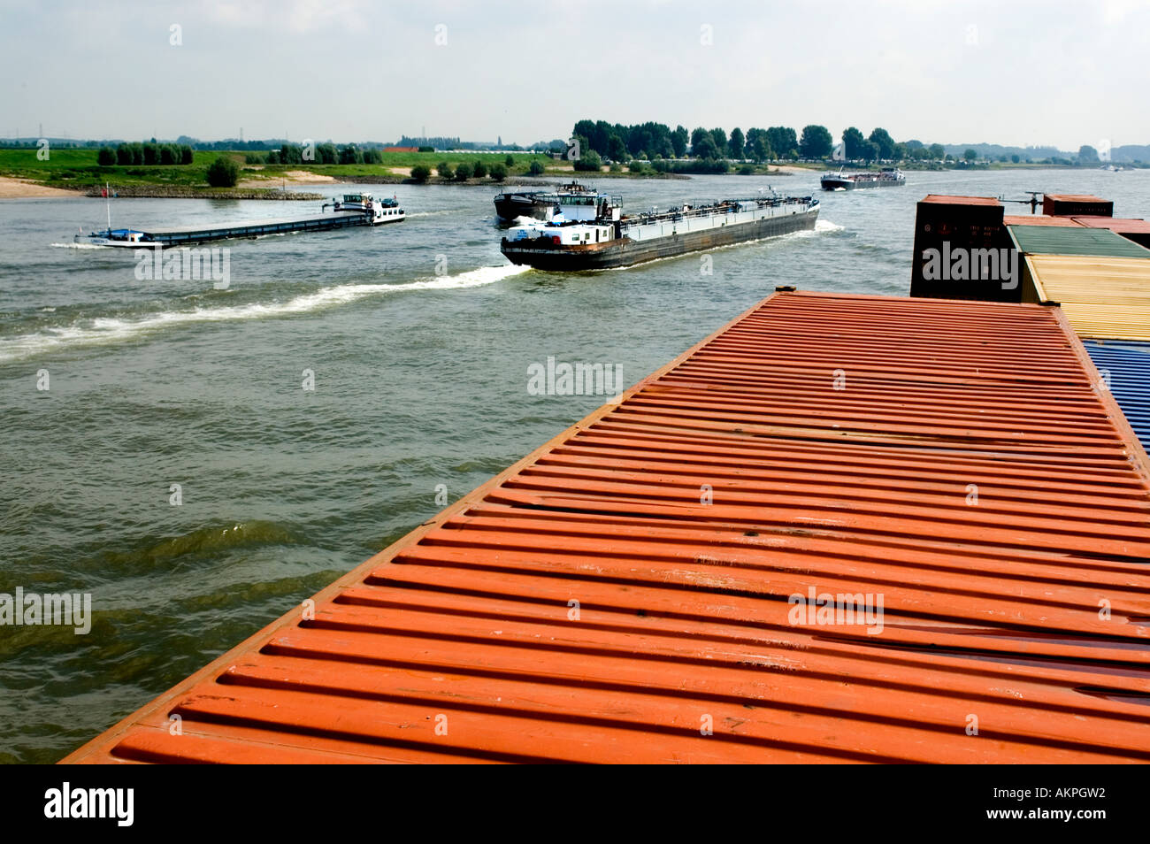 Reno Paesi Bassi Trasporti Trasporti trasporto spedizione nave navi nave barca Barche navi Foto Stock