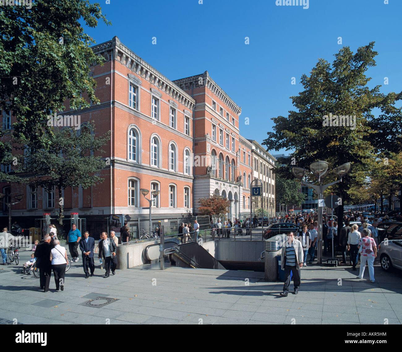 Amtsgericht und Landgericht, Backsteingebaeude, Neorenaissance, Koenigstrasse, Fussgaengerzone, Duisburg, Rhein Ruhr, Renania settentrionale-Vestfalia Foto Stock