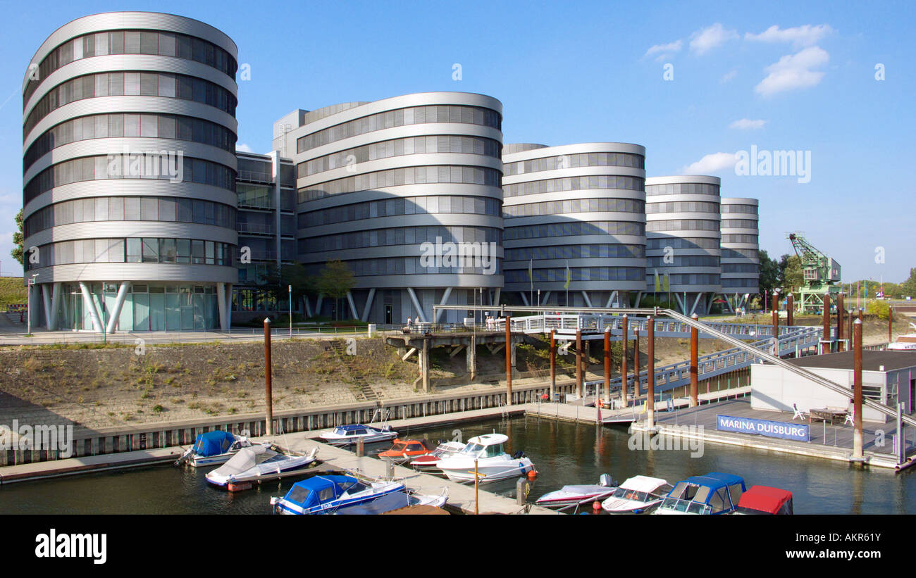 Dienstleistungspark Duisburg-Innenhafen, moderne Buerogebaeude cinque barche, Bootshafen, Duisburg, Rhein Ruhr, Renania settentrionale-Vestfalia Foto Stock