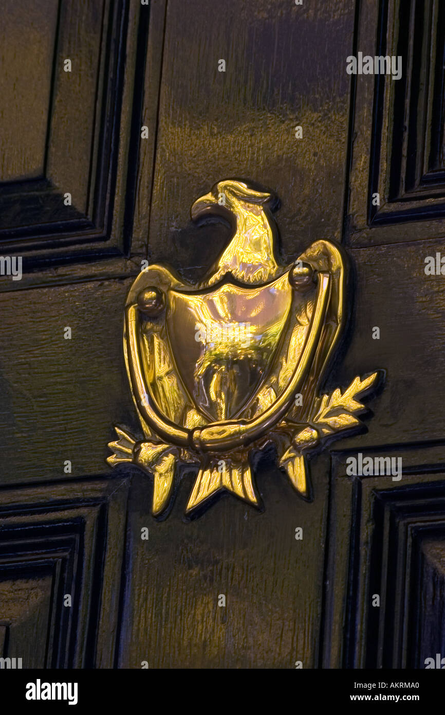 Ottone porta eagle respingente su Beacon Hill House Boston Massachusetts, Stati Uniti d'America Foto Stock