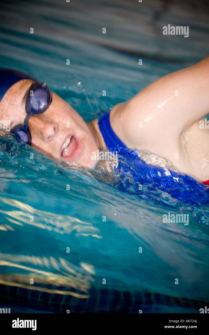 Nuotatore nuoto crawl anteriore Foto Stock