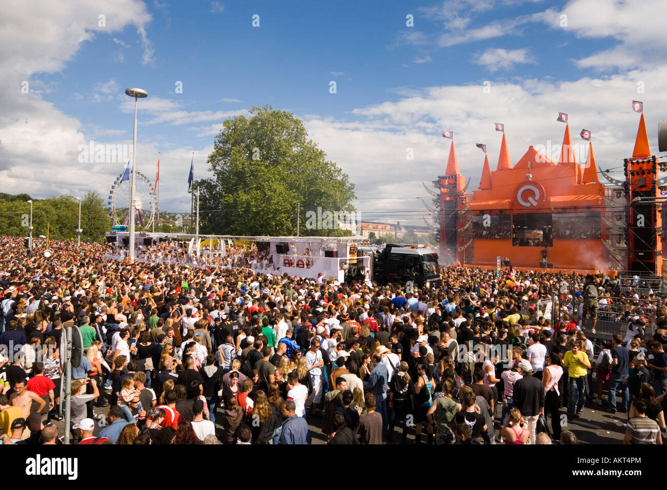 La Street Parade più frequentato technoparade in Europa Canton Zurigo Zurich Svizzera Foto Stock