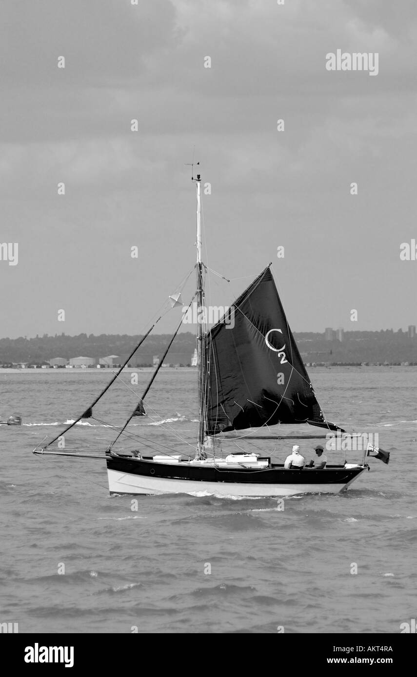 Cowes Week, B&W Traditional Boat, The Solent, Isle of Wight, Inghilterra, Regno Unito, GB. Foto Stock