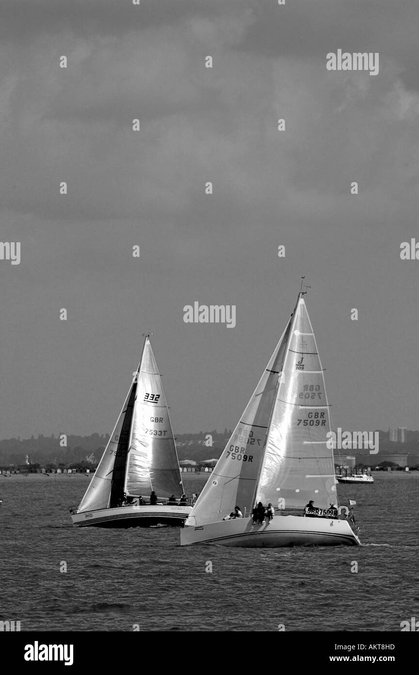 Barca a vela, Racing, Cowes Week, Cowes, Isle of Wight, England, Regno Unito, GB. Foto Stock