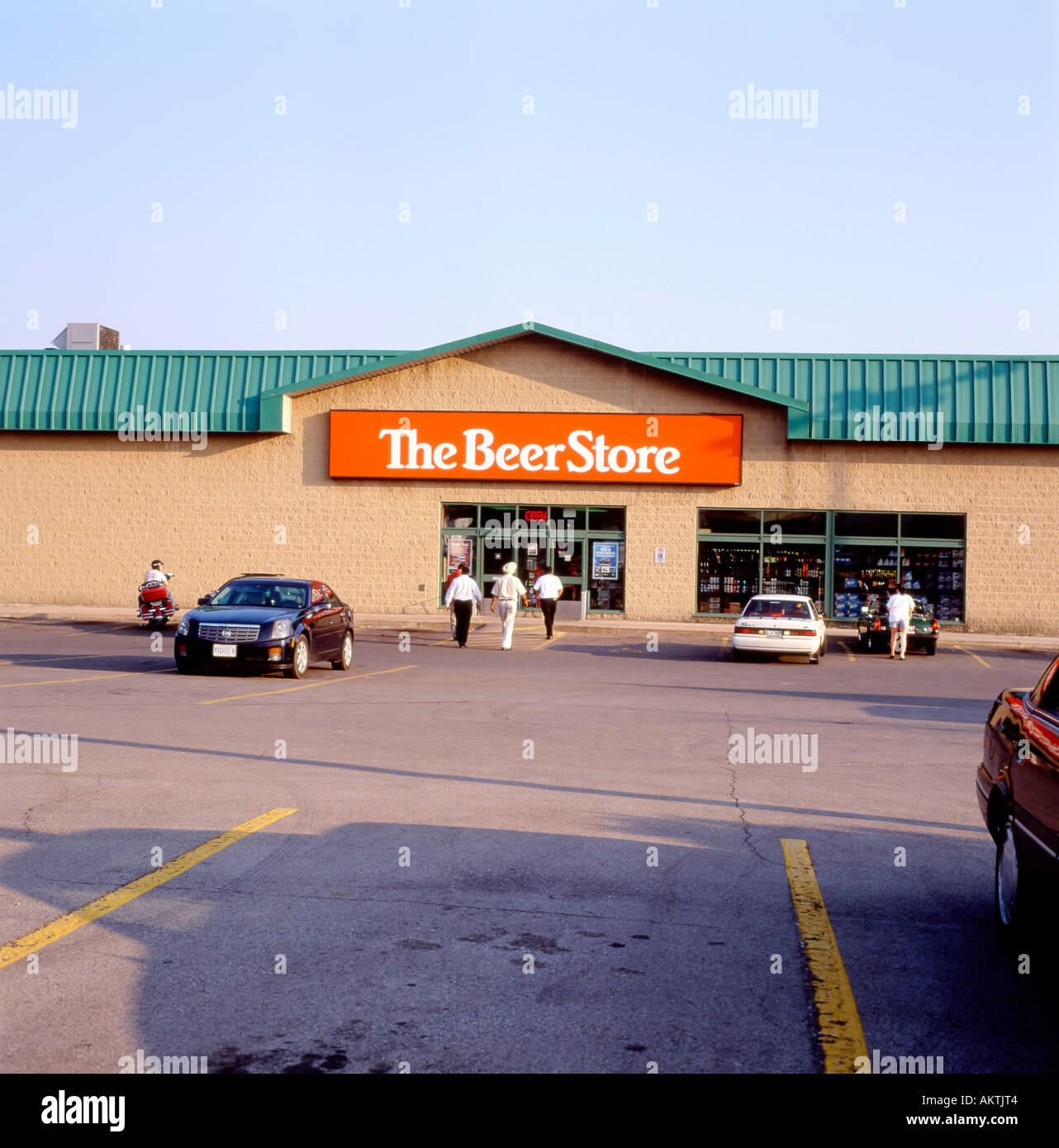 Il negozio di birra esterno in Fort Erie Ontario Canada KATHY DEWITT Foto Stock