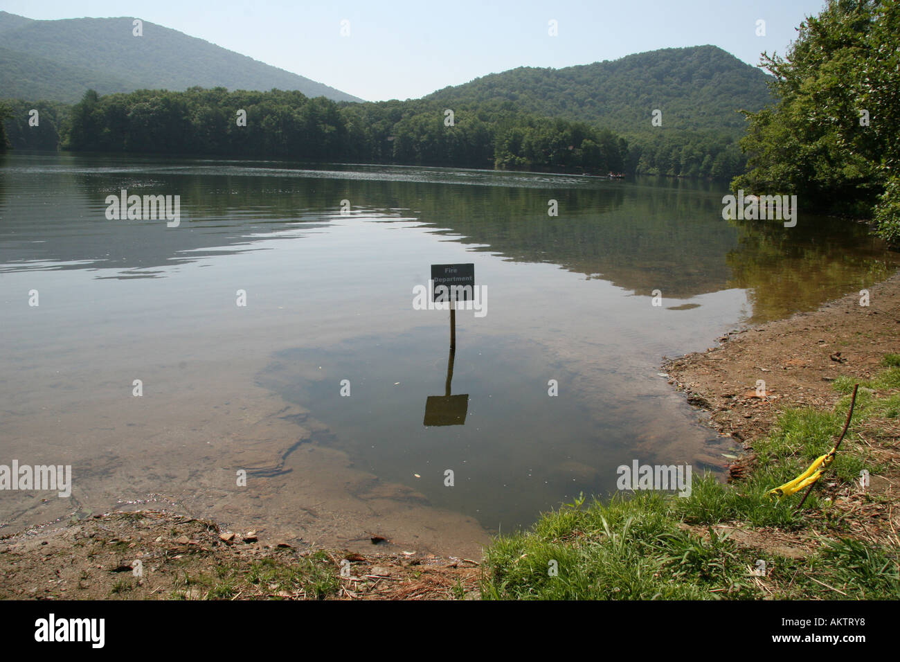 Vigili del fuoco area redazionale nel lago Tamarack, Jasper, Georgia. Foto Stock