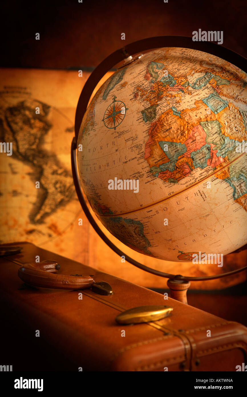 Old Globe, mappa e la valigia Foto Stock