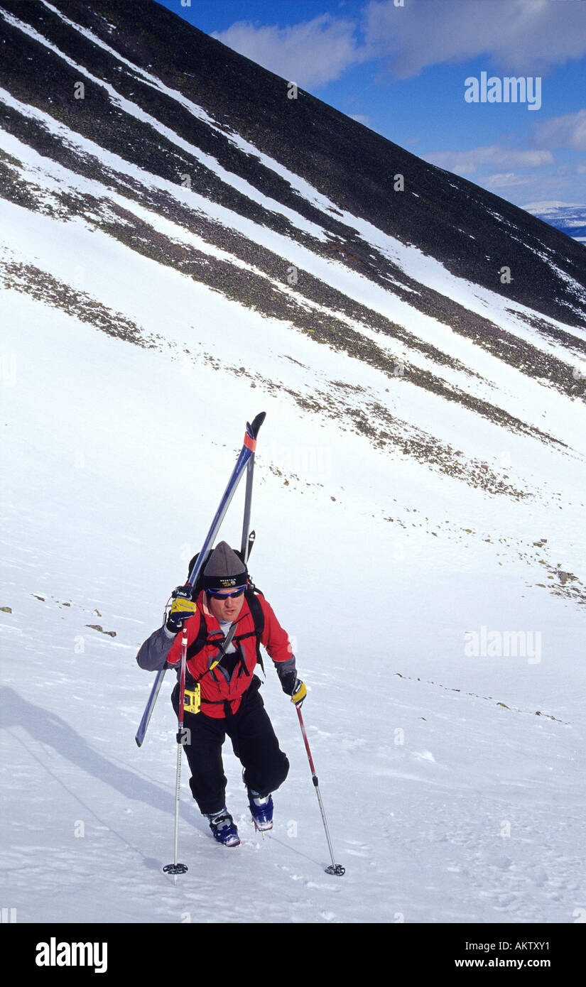 Arrampicarsi sul pendio immagini e fotografie stock ad alta risoluzione ...