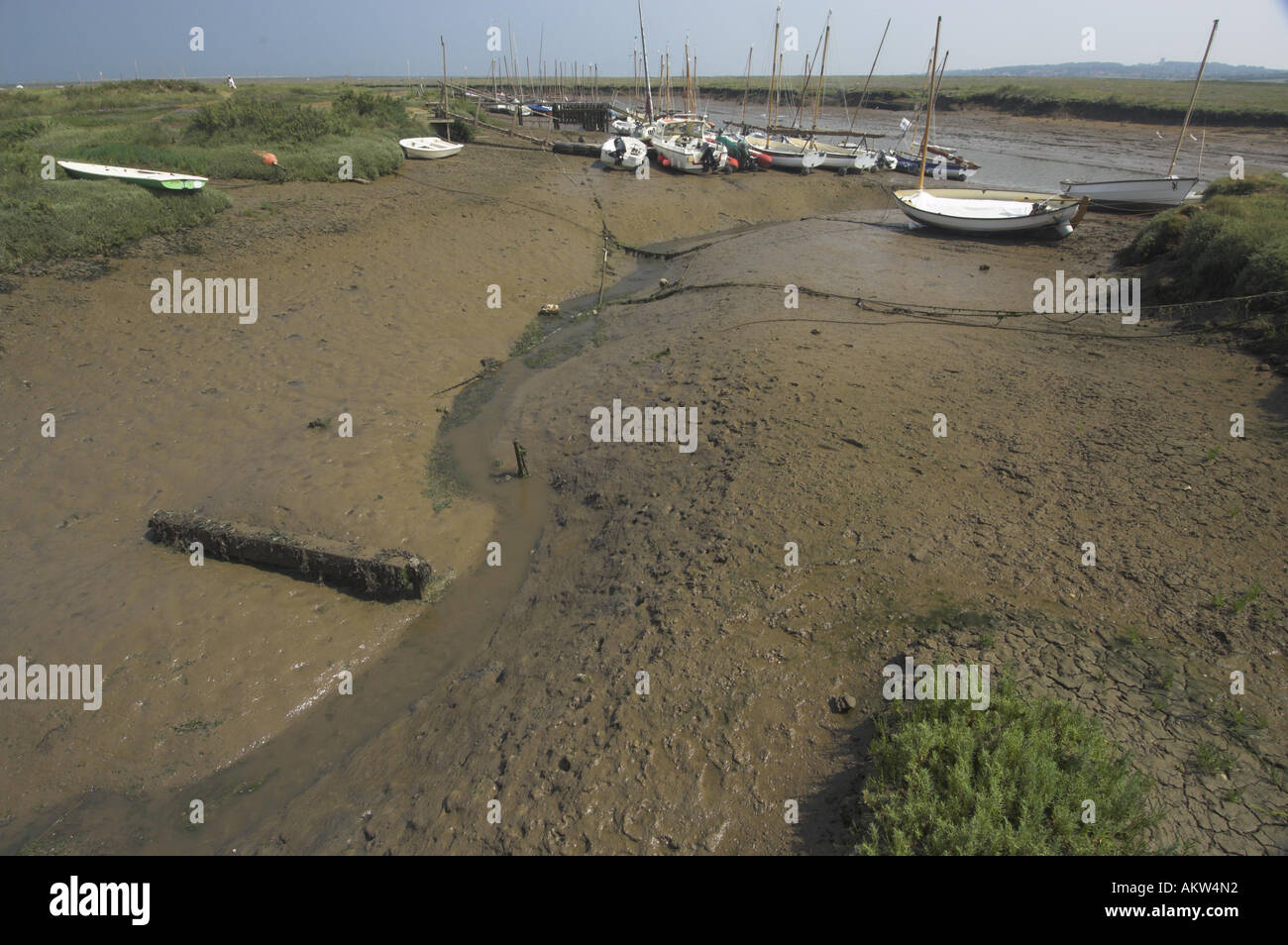 Norfolk tidal creek con imbarcazioni da diporto Luglio Foto Stock