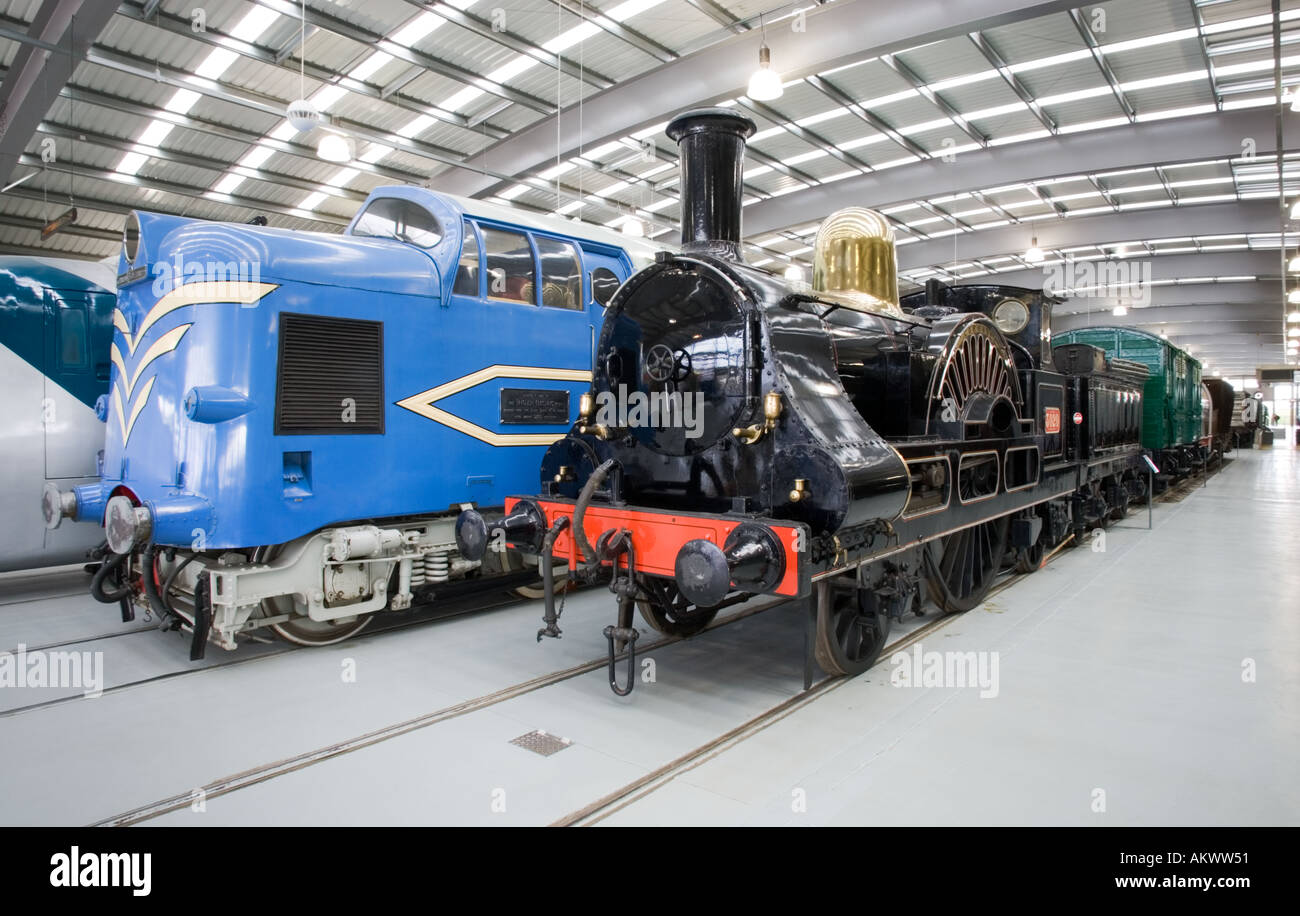 Deltic prototipo e locomotiva LNWR Cornwall presso il museo della locomozione Shildon County Durham Regno Unito Inghilterra Foto Stock