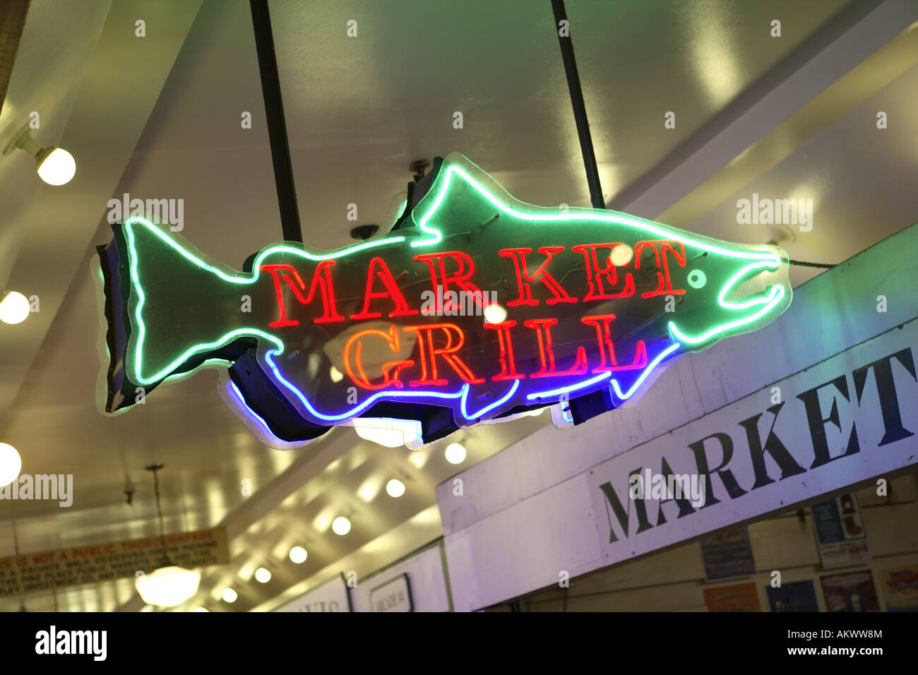 Pesci Neon sign s Pike Place Market Seattle Foto Stock