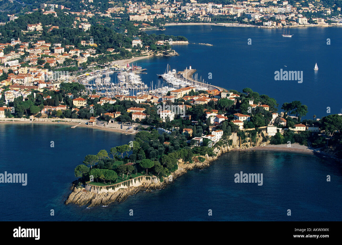 Francia, Aples Maritimes, Saint Jean Cap Ferrat, anse de la Fossette (vista aerea) Foto Stock